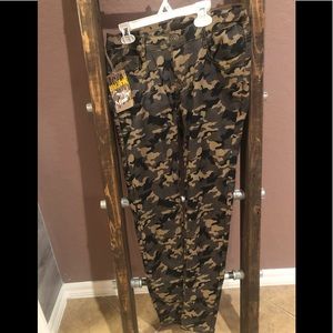 New Camo Print Jeggings Size 9